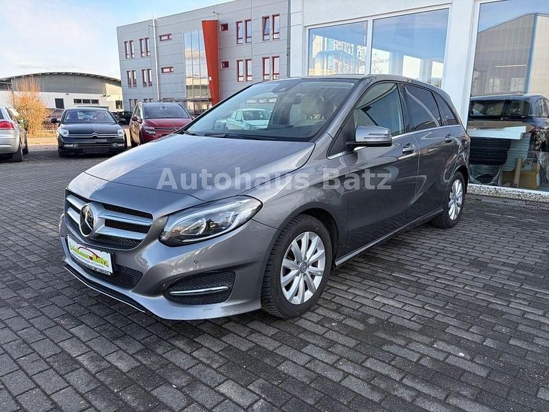 Gebraucht Mercedes B220 184 PS (135 kW) 2015 Grau Van / Kleinbus