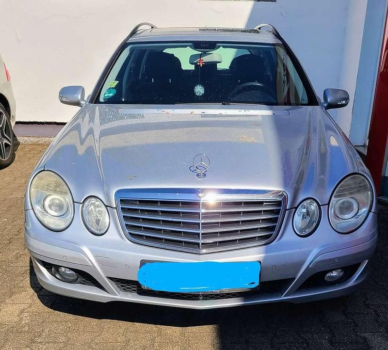 Silber Gebraucht 2006 Mercedes E220 Classic Kombi | 2.400 € (Superpreis) - Bild 1/2
