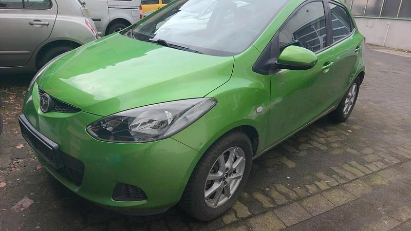 Gebraucht Mazda 2 91 PS (66 kW) 2009 Grün Kleinwagen