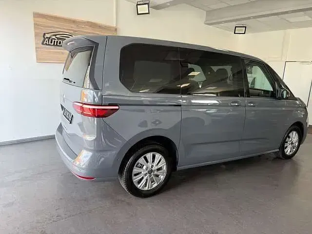Second-hand VW Multivan Basis 150 CP (110 kW) 2024 Monovolum