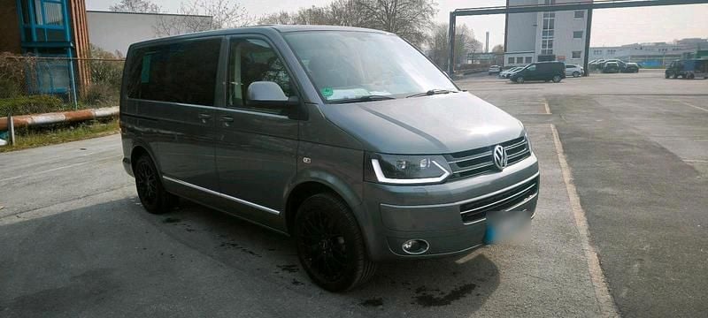 Gebraucht VW T5 140 PS (102 kW) 2012 Grau Van