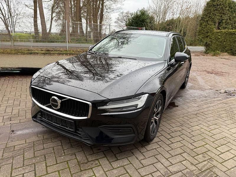 Schwarz Gebraucht 2022 Volvo V60 Core Kombi | 22.990 € (Superpreis) - Bild 1/4