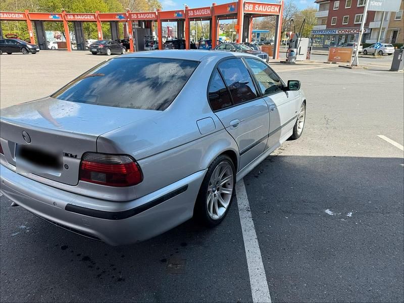 Gebraucht BMW 530 193 PS (141 kW) 2002 Silber Limousine
