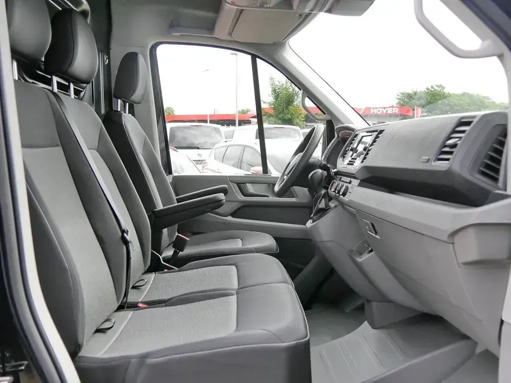 Neu VW Crafter 140 PS (102 kW) 2025 Schwarz Van
