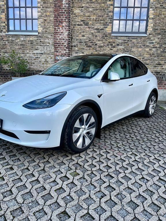 Weiß Gebraucht 2024 Tesla Model Y SUV | 39.500 € (Guter Preis) - Bild 1/4