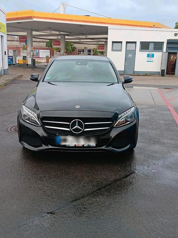 Schwarz Gebraucht 2018 Mercedes C180 Limousine | 18.500 € (Superpreis) - Bild 1/4