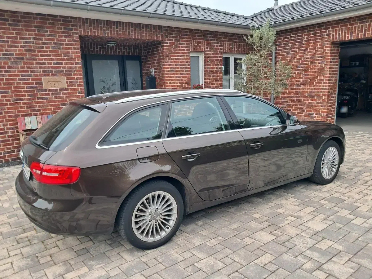 Gebraucht Audi A4 Ambition 150 PS (110 kW) 2014 Braun Kombi