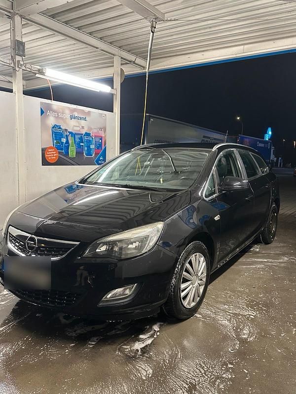 Gebraucht Opel Astra 110 PS (80 kW) 2011 Andere farben Kombi