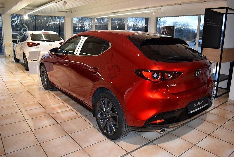 Gebraucht Mazda 3 Center-Line 140 PS (102 kW) 2024 Soul red crystal m Limousine