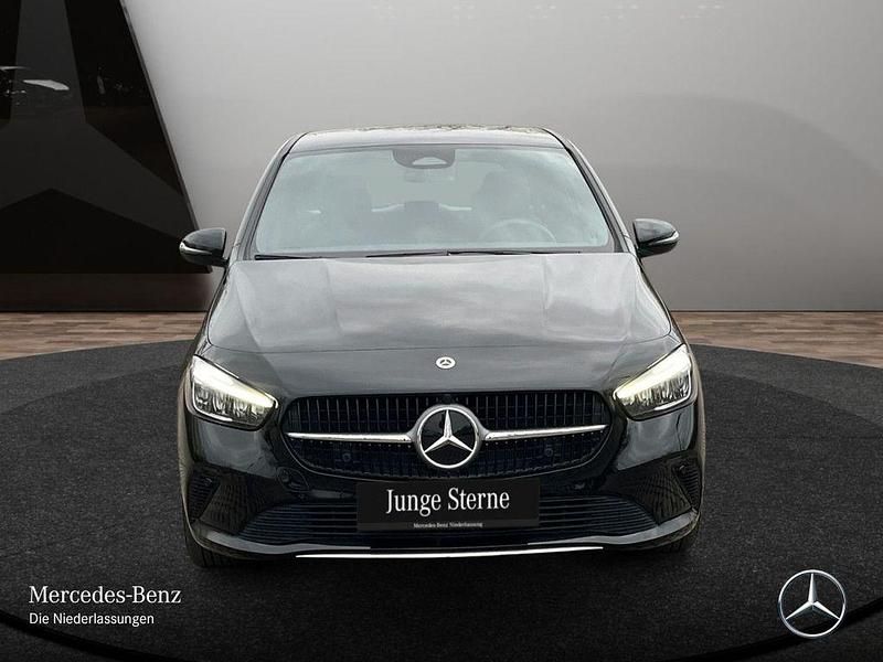 Gebraucht Mercedes 220 Advanced 190 PS (139 kW) 2025 Schwarz Limousine