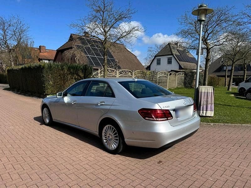 Gebraucht Mercedes E200 184 PS (135 kW) 2014 Silber Limousine
