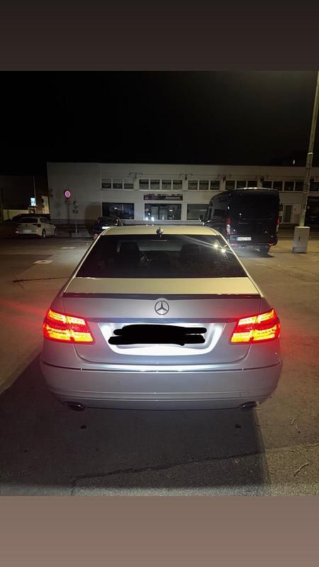 Second-hand Mercedes E350 292 CP (214 kW) 2010 Argintiu Berlinǎ