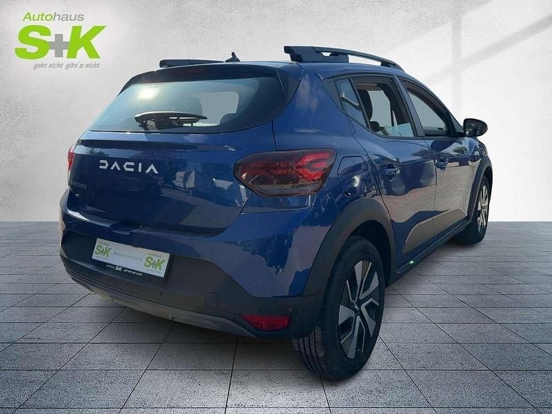 Neu Dacia Sandero Expression 91 PS (66 kW) 2025 Ironblau metallic Kleinwagen