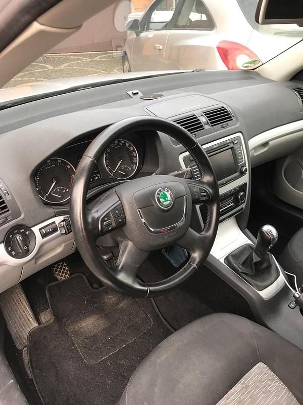 Gebraucht Skoda Octavia 105 PS (77 kW) 2010 Silber Kombi