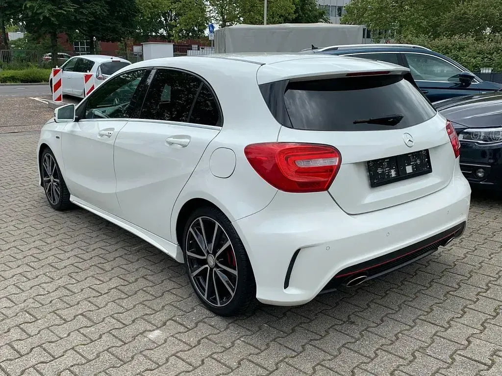Gebraucht Mercedes A250 Sportline 211 PS (155 kW) 2014 Weiß Kleinwagen