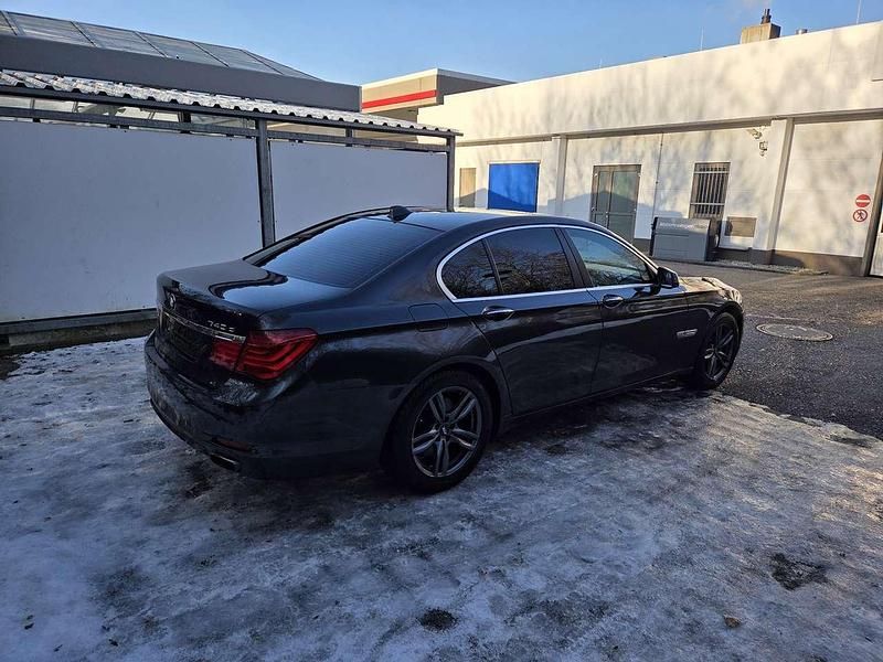 Gebraucht BMW 740 306 PS (225 kW) 2012 Limousine