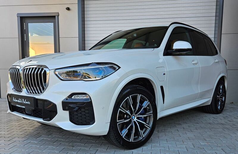 Mineralweiss metallic Gebraucht 2021 BMW X5 M Sport SUV | 59.990 € (Fairer Preis) - Bild 1/4