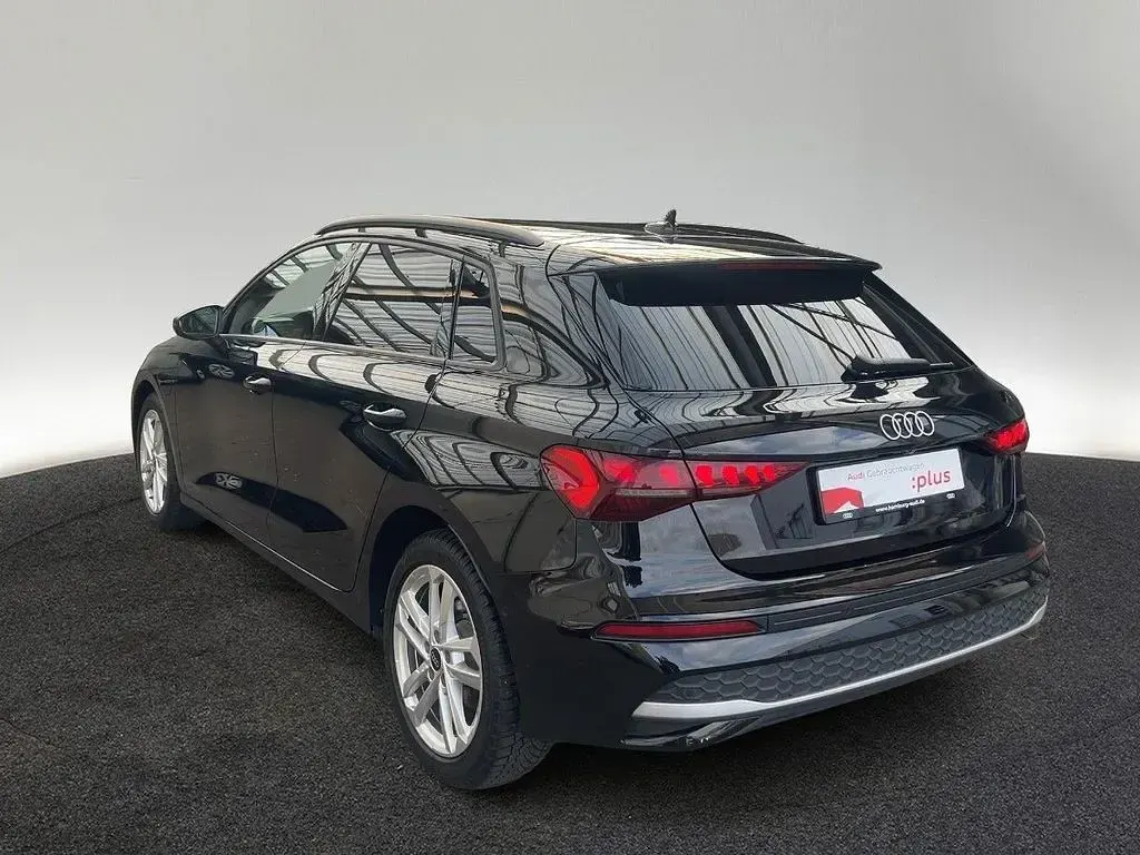 Second-hand Audi A3 Sport 204 CP (150 kW) 2025 Negru Berlinǎ