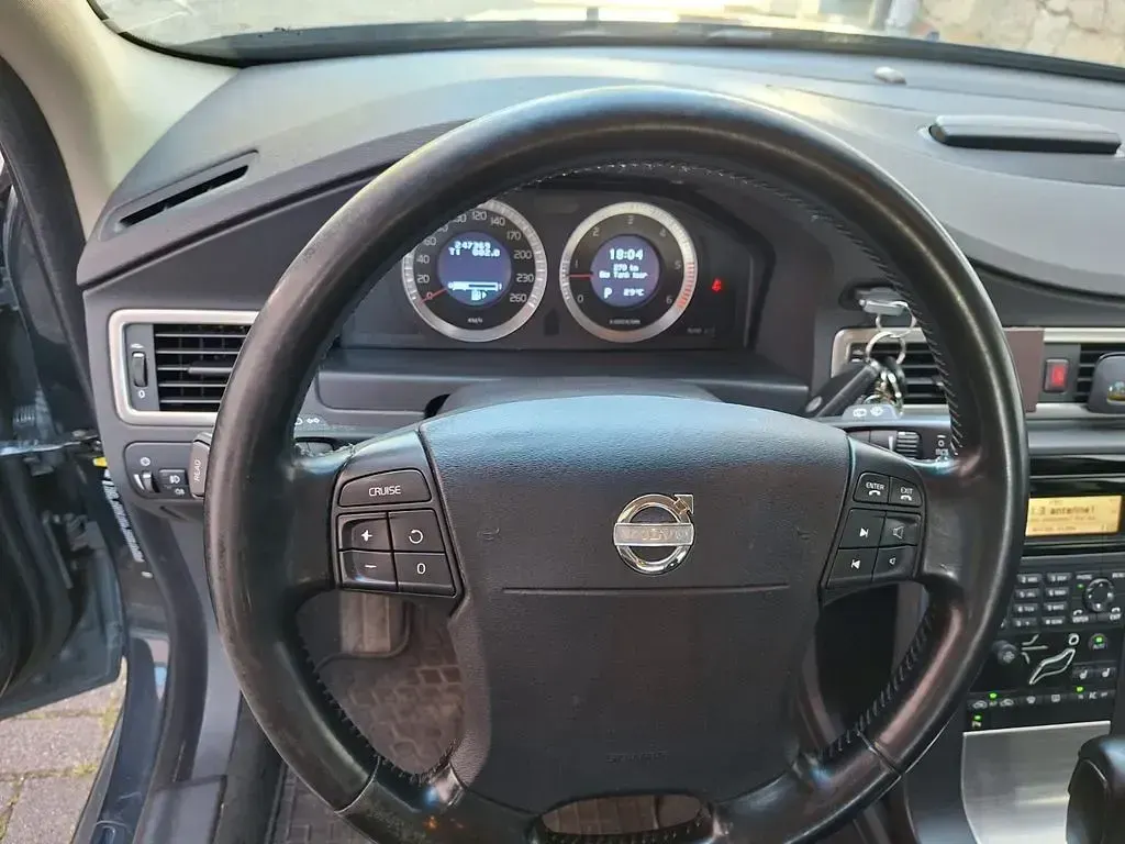 Gebraucht Volvo V70 Momentum 185 PS (136 kW) 2009 Grau Kombi