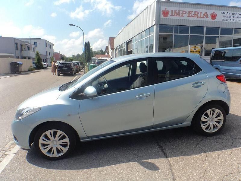 Second-hand Mazda 2 Independence 103 CP (75 kW) 2009 Albastru Berlinǎ