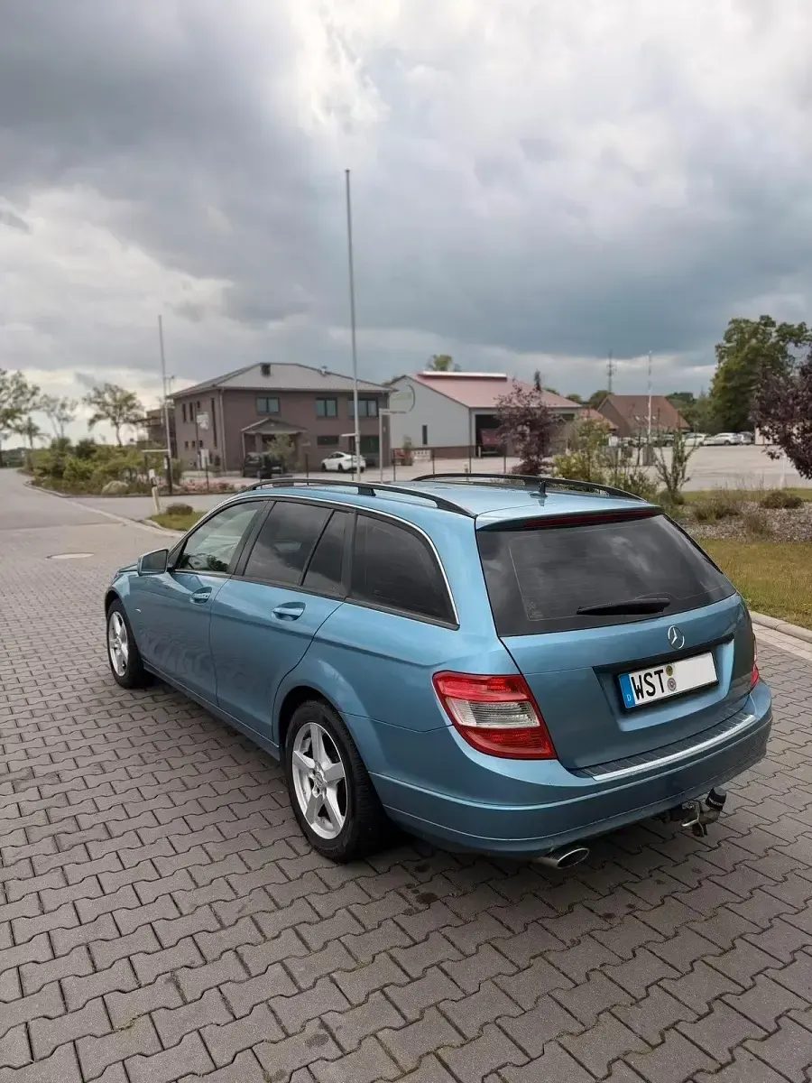 Gebraucht Mercedes C220 170 PS (125 kW) 2010 Blau Kombi