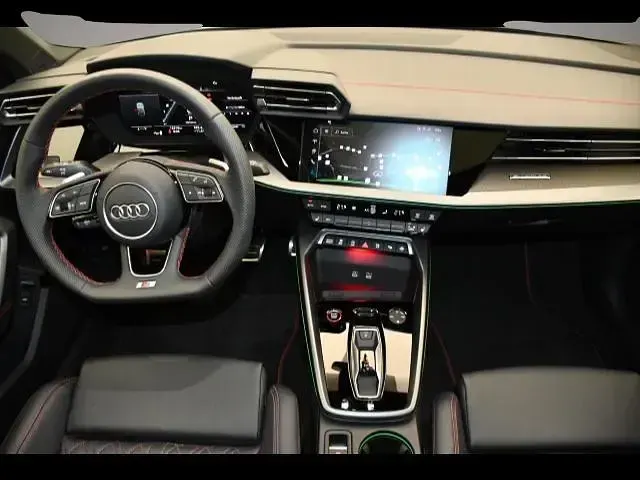 Gebraucht Audi S3 Ambiente 333 PS (244 kW) 2025 Manufacturer Limousine