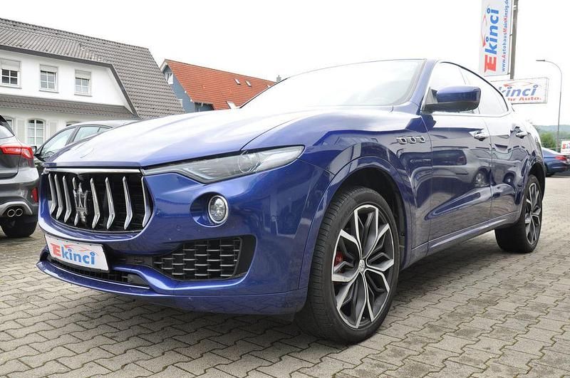 Blau Gebraucht 2017 Maserati Levante SUV | 33.800 € (Superpreis) - Bild 1/4