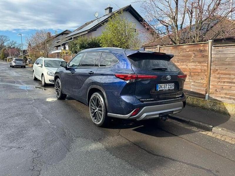 Gebraucht Toyota Highlander 182 PS (133 kW) 2024 Blau SUV