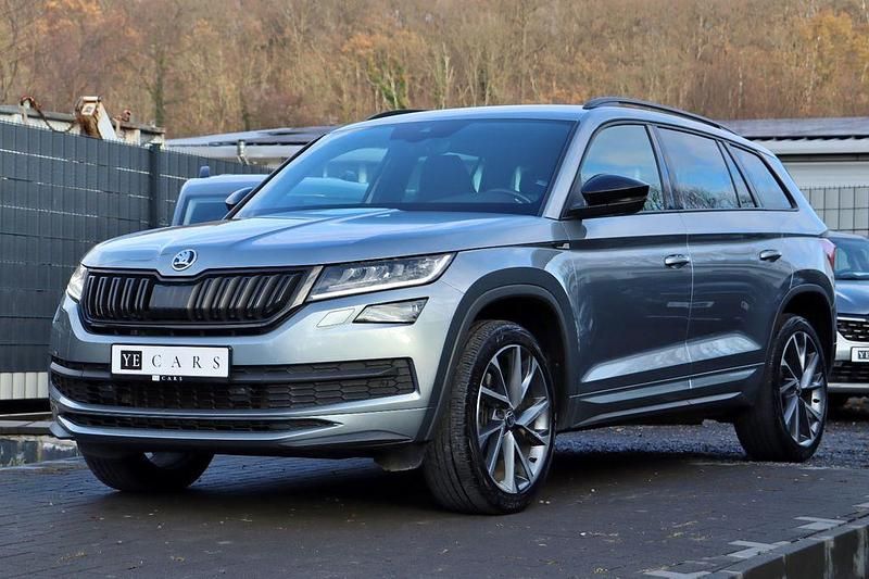 Grau Gebraucht 2018 Skoda Kodiaq SportLine SUV | 27.650 € (Etwas zu teuer) - Bild 1/4