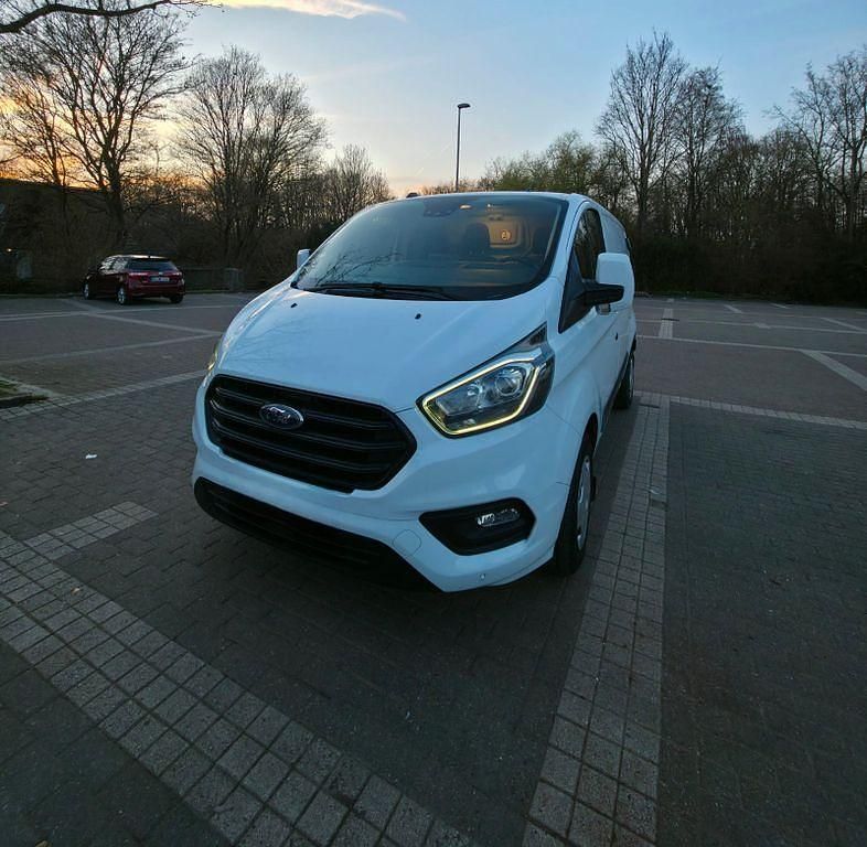 Gebraucht Ford Transit Custom 105 PS (77 kW) 2022 Weiß Van / Kleinbus