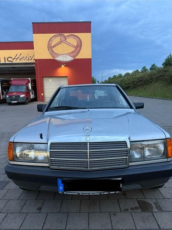 Silber Gebraucht 1983 Mercedes 190 Limousine | 5.300 € - Bild 1/4