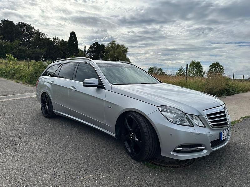 Gebraucht Mercedes E220 Avantgarde 170 PS (125 kW) 2012 Silber Kombi