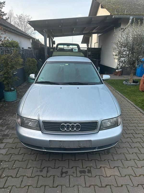 Silber Gebraucht 1998 Audi A4 Limousine | 1.100 € (Guter Preis) - Bild 1/4