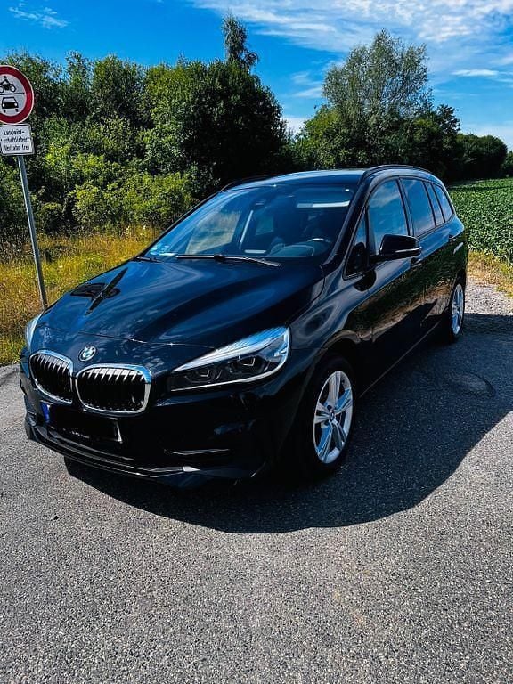 Schwarz Gebraucht 2019 BMW 218 Gran Tourer Sport Line Van / Kleinbus | 18.300 € (Fairer Preis) - Bild 1/4