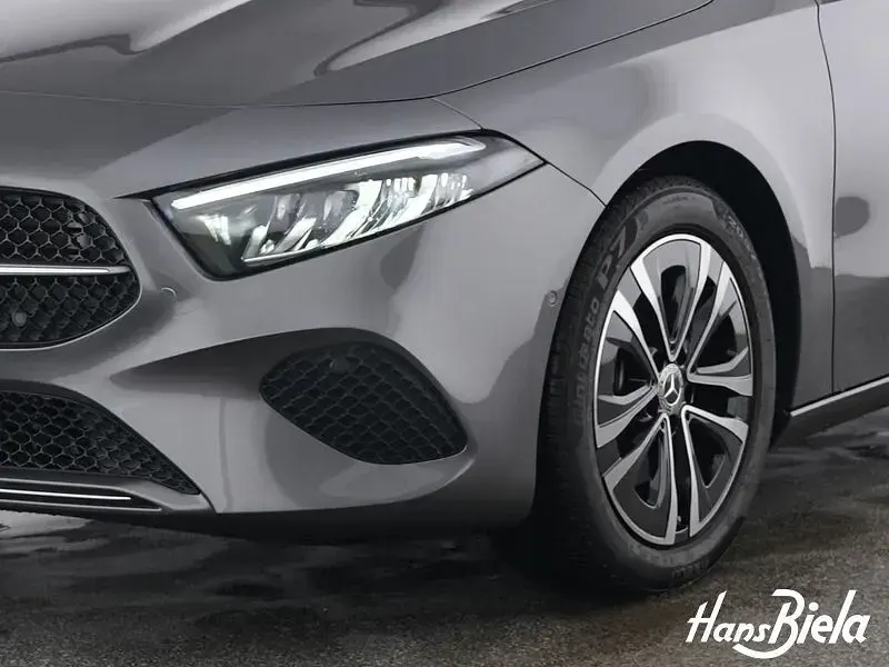 Gebraucht Mercedes A180 Progressive 136 PS (100 kW) 2025 Mountaingrau Limousine