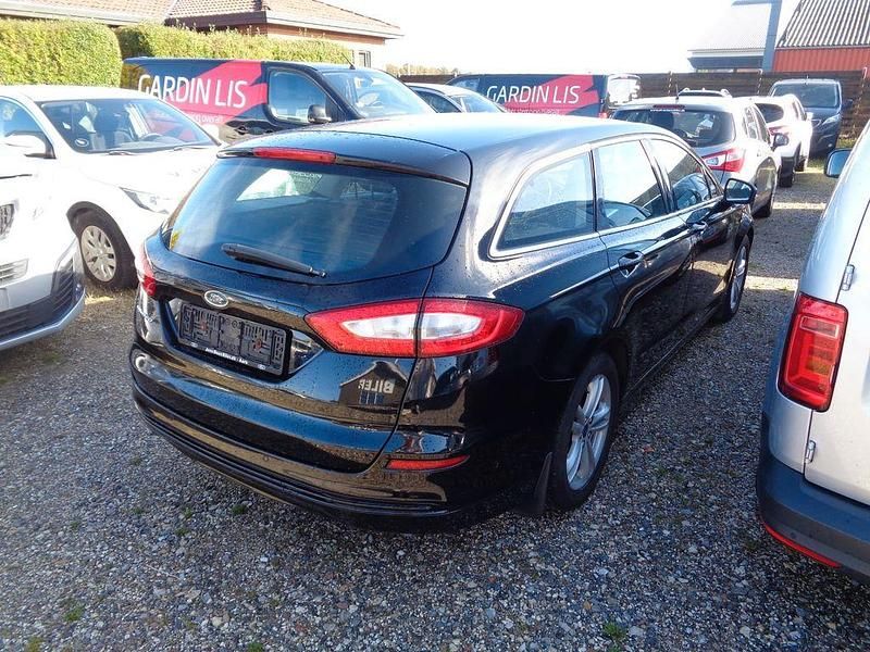 Gebraucht Ford Mondeo Titanium 160 PS (117 kW) 2018 Schwarz Limousine