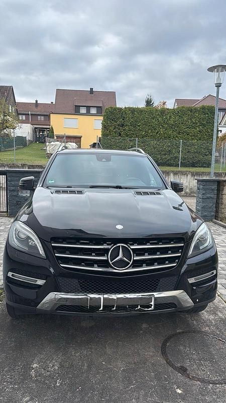 Schwarz Gebraucht 2013 Mercedes ML350 SUV | 13.000 € (Superpreis) - Bild 1/4