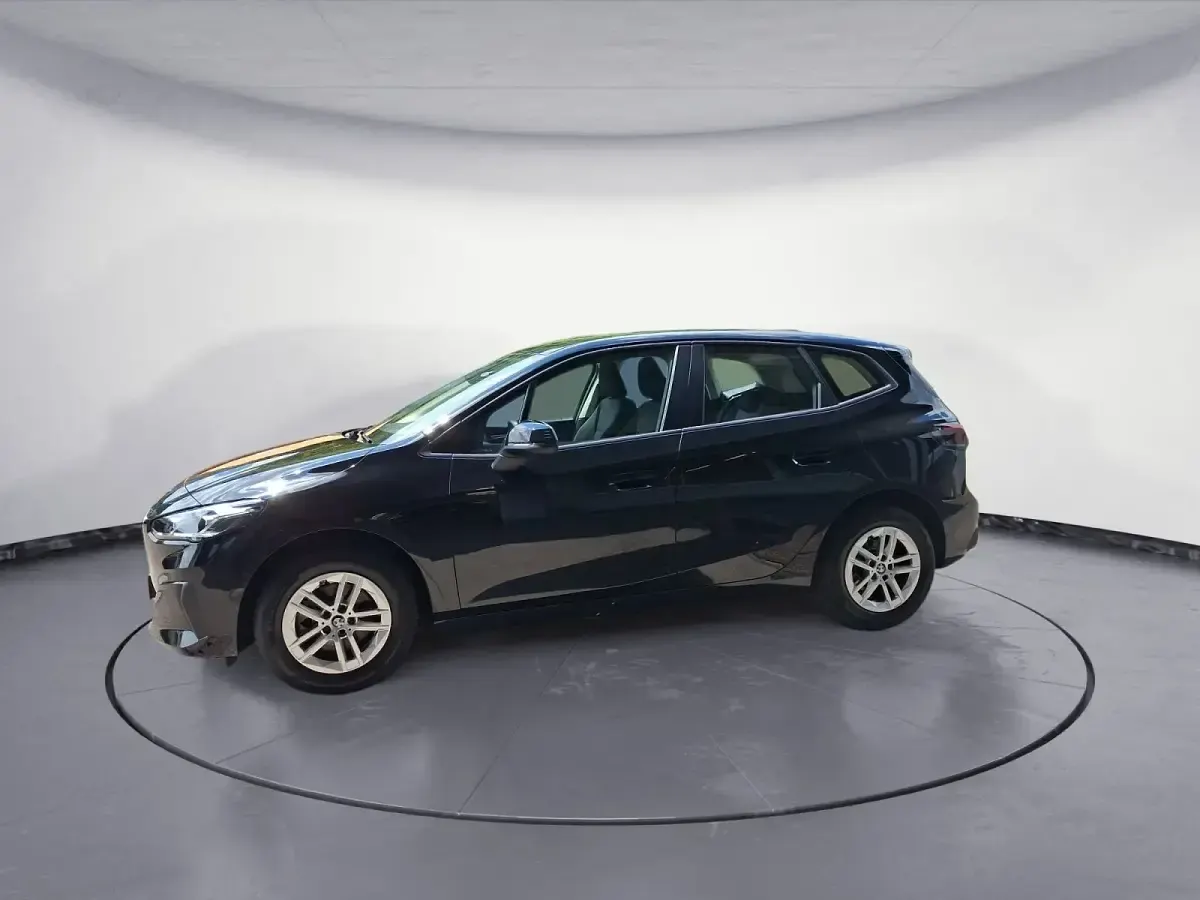 Gebraucht BMW 218 Active Tourer Luxury Line 136 PS (100 kW) 2023 Schwarz Van / Kleinbus