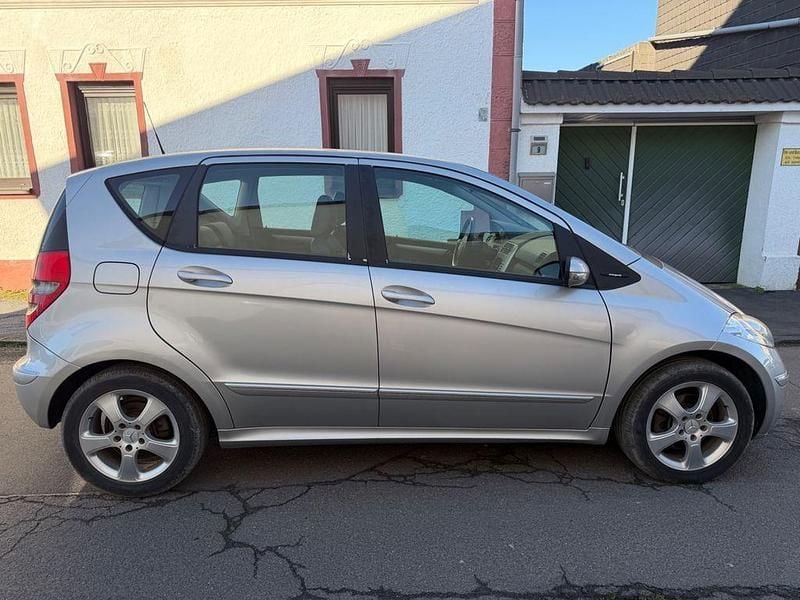 Gebraucht Mercedes A180 109 PS (80 kW) 2006 Silber Limousine