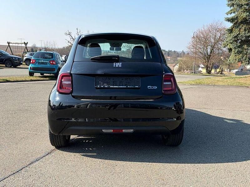 Gebraucht Fiat 500e 86 kW (118 PS) 2023 Schwarz Kleinwagen