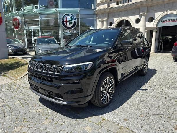Schwarz (solid black) Neu 2024 Jeep Compass Summit SUV | 45.990 € - Bild 1/4
