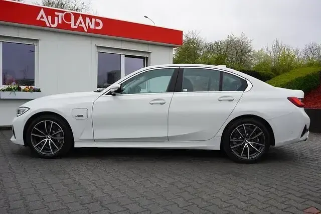 Gebraucht BMW 330 Luxury Line 252 PS (185 kW) 2022 Weiß Limousine