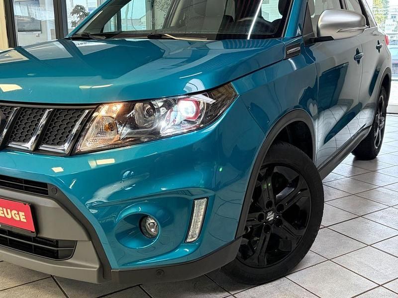 Gebraucht Suzuki Vitara 140 PS (102 kW) 2018 Blau SUV