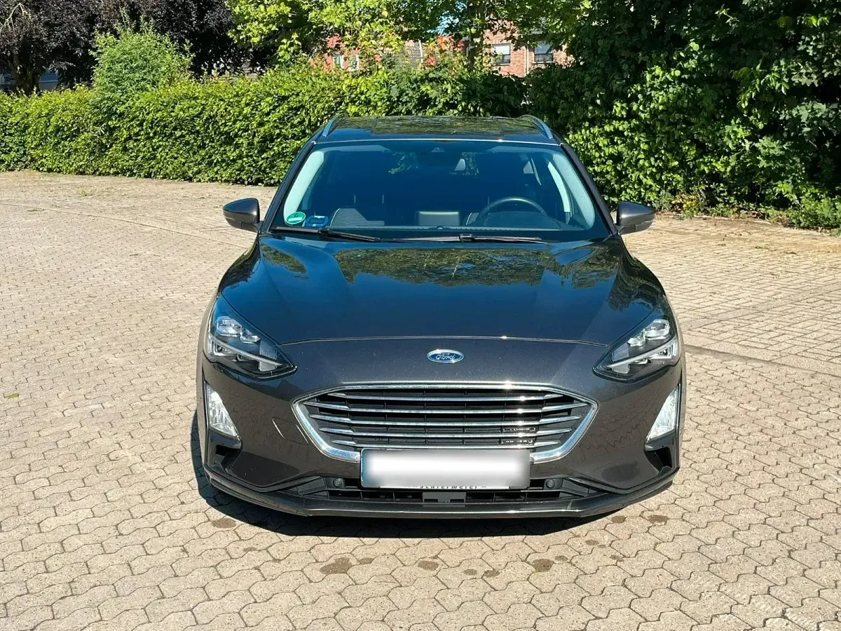 Gebraucht Ford Focus Titanium 150 PS (110 kW) 2020 Grau Kombi