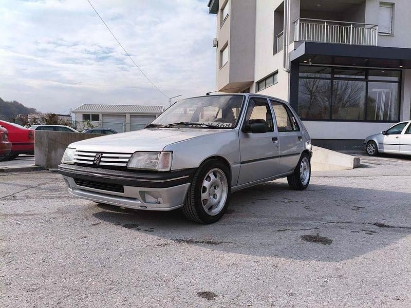 Gebraucht Peugeot 205 75 PS (55 kW) 1996 Grau Limousine