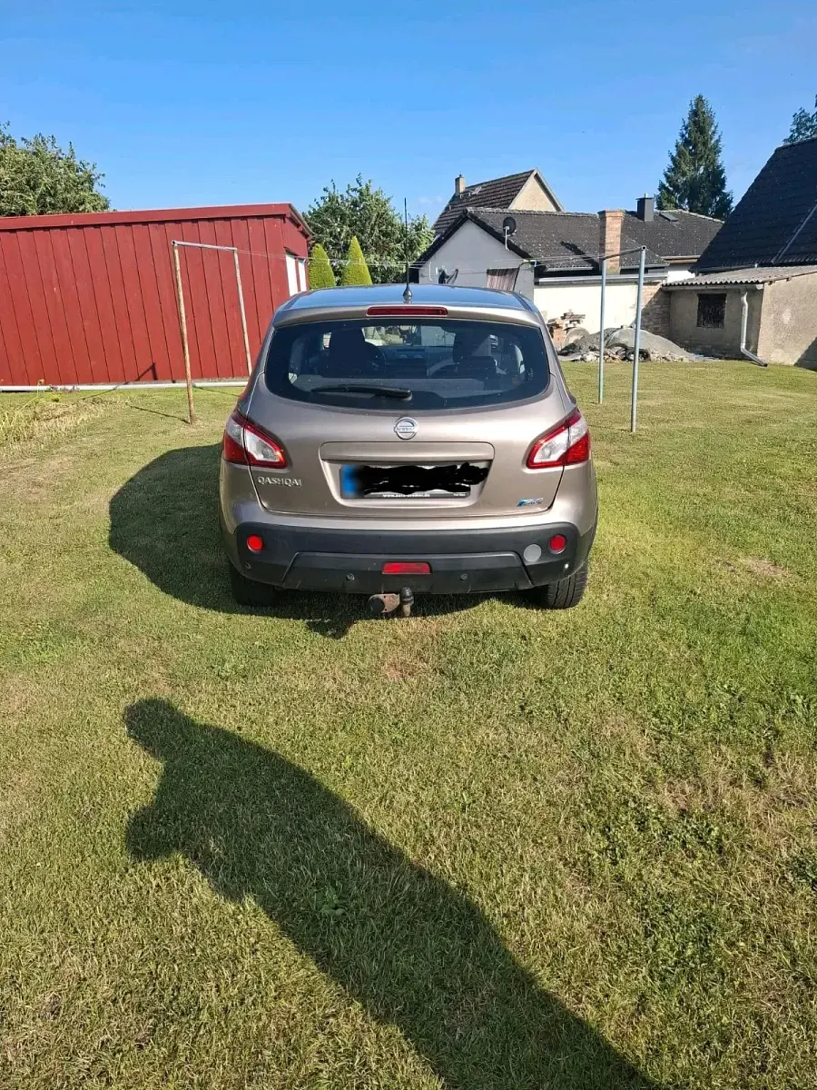 Gebraucht Nissan Qashqai 115 PS (84 kW) 2011 Gold SUV