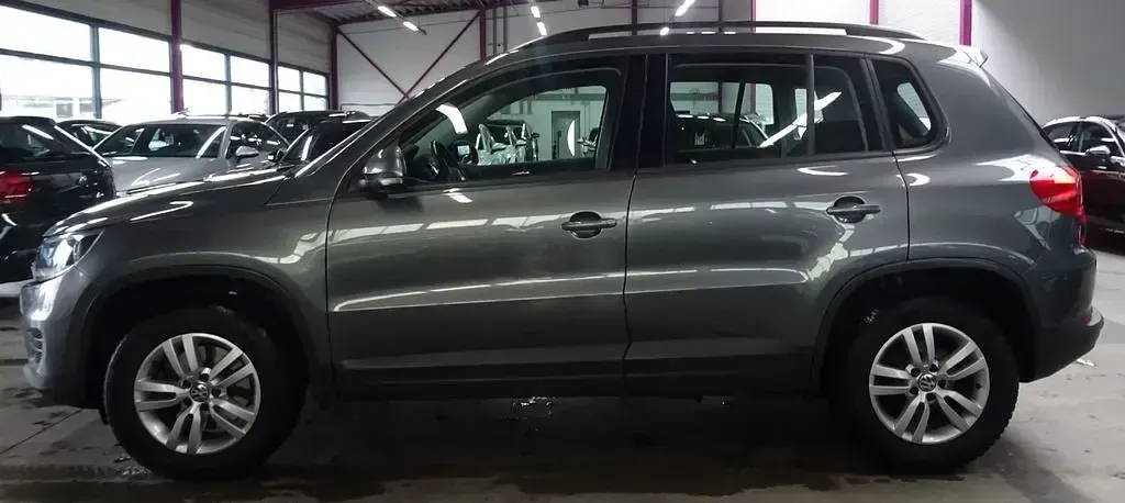 Gebraucht VW Tiguan 122 PS (89 kW) 2012 Grau SUV