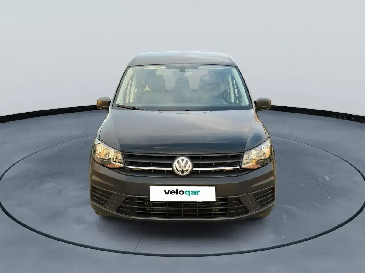 Usata VW Caddy 131 CV (96 kW) 2020 Nero Monovolume