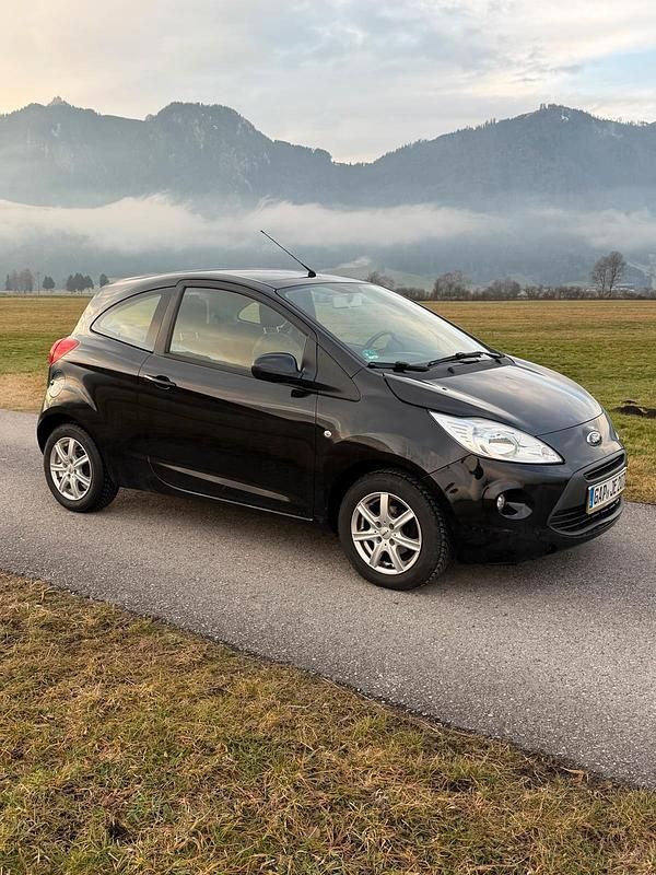 Gebraucht Ford Ka 69 PS (50 kW) 2013 Schwarz Kleinwagen