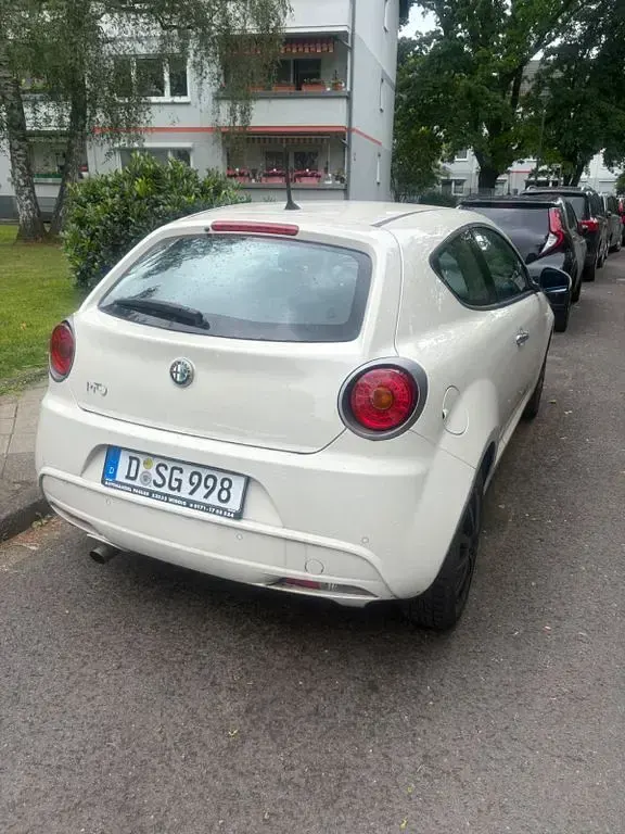 Gebraucht Alfa Romeo MiTo Turismo 77 PS (56 kW) 2013 Weiß Kleinwagen